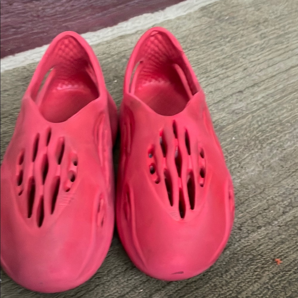 Yeezy foam runners